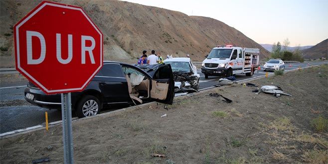 Katliam gibi kaza: 7 ölü, 3 yaralı
