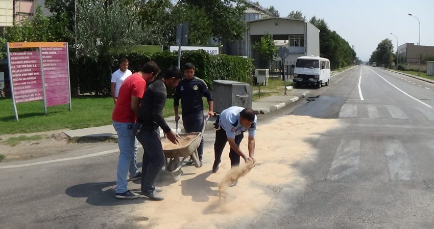 Bursa'nın İnegöl ilçesinde Organize Sanayi Bölgesi’nde (OSB) yola dökülen mazot