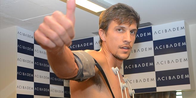 Bursaspor’un yeni transferi Santiago Vergini sağlık kontrolünden geçti