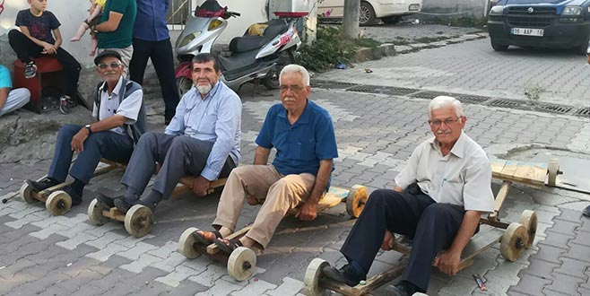 Tahta araba yarışları nefes kesti