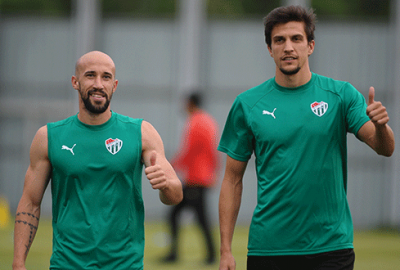 Bursaspor’un yeni transferleri ilk idmanına çıktı