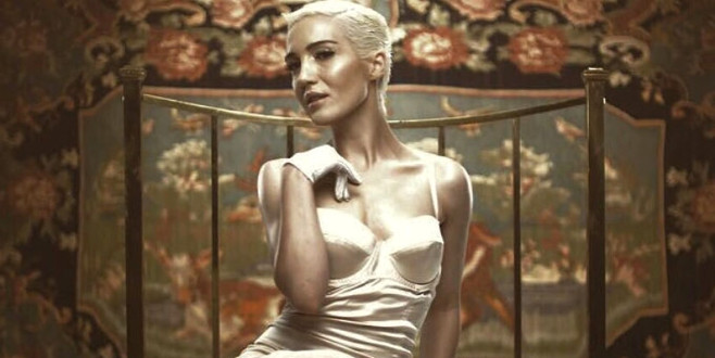 ‘Sevgilim beni dövdü’ diyen popçu, mahkemeye koştu