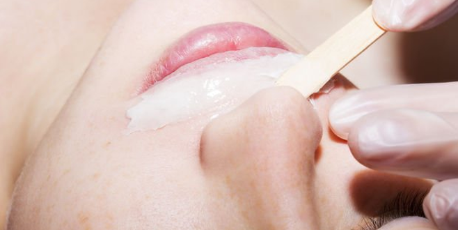 Dudak üstündeki tüyleri alırken dikkat!