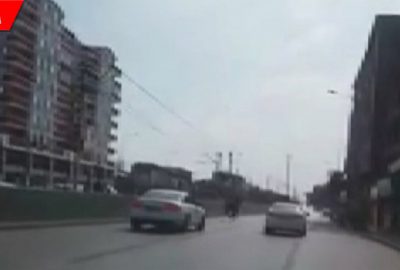 Başıboş at trafiği tehlikeye soktu