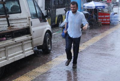 Bursalılar yaz yağmuruyla serinledi
