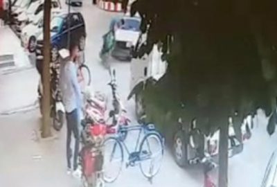 Bursa’da otomobil ile elektrikli motosiklet çarpıştı: 1 yaralı