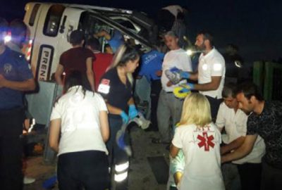 Bursa’da otobüs devrildi: Çok sayıda yaralı var