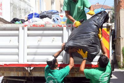 10 kamyon çöp biriktirdi! ‘Oğlum için’ dedi…
