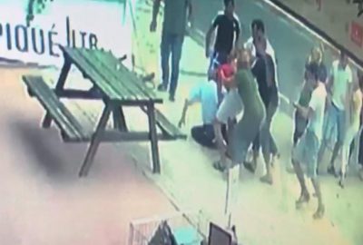 Kendilerini uyaran zabıta memurunu yaraladılar