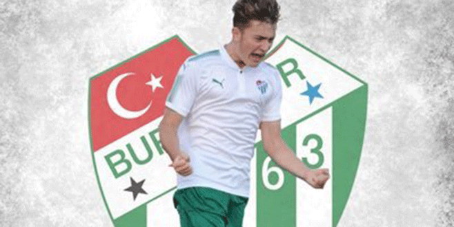 Ali Akman profesyonel oldu