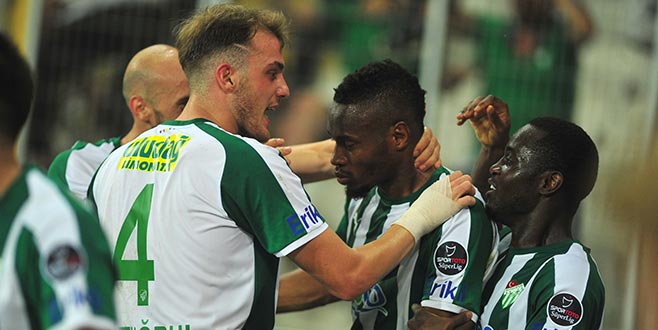 Kartal kaçtı, Timsah yakaladı!