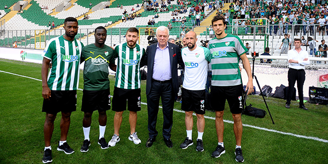 Bursaspor’da yeni transferlere tam not Bursaspor’da yeni transferlere tam not