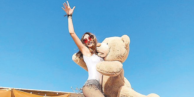 Şeyma Subaşı Nevada Çölü’nde