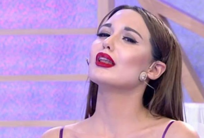 Süper minisiyle yürek hoplattı