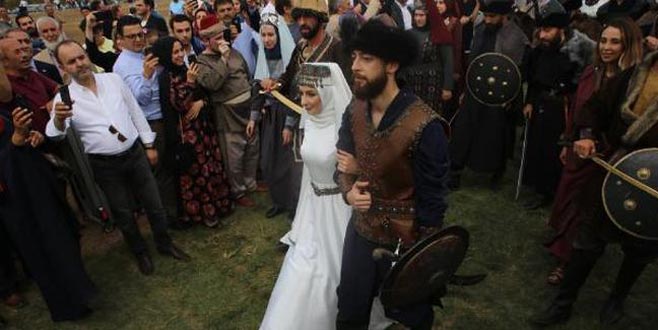 Eski bakanın oğluna ‘Kayı düğünü’