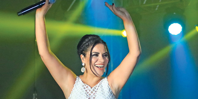 Ünlü sanatçı ölümden döndü!