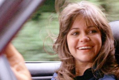 Ünlü oyuncudan şok itiraf: Üvey babamın tacizine uğradım