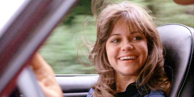 Ünlü oyuncudan şok itiraf: Üvey babamın tacizine uğradım