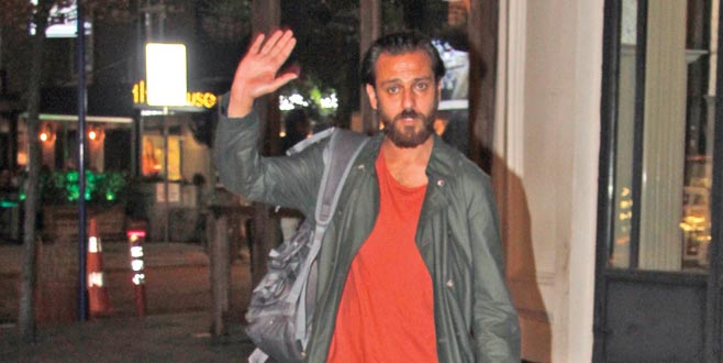 Yeşil sahalara geri döndü