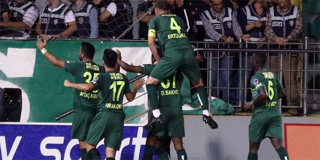 Timsah yine galip gelemedi Timsah yine galip gelemedi