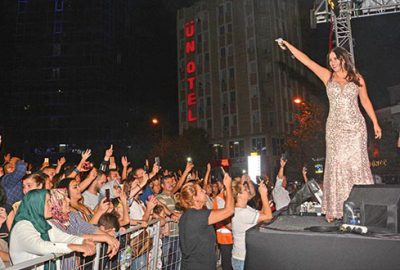 Karacabey’de Zara rüzgarı