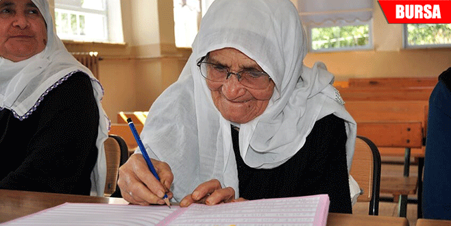 Bu okulun en genç öğrencisi 67, en yaşlısı 87 yaşında Bu okulun en genç öğrencisi 67, en yaşlısı 87 yaşında