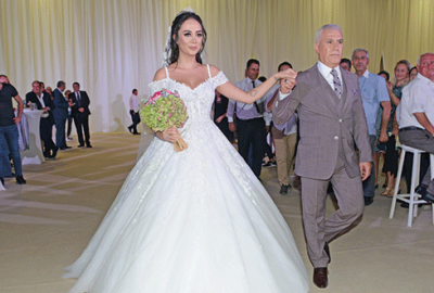 Başkan Bozbey kızını evlendirdi