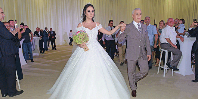 Başkan Bozbey kızını evlendirdi Başkan Bozbey kızını evlendirdi