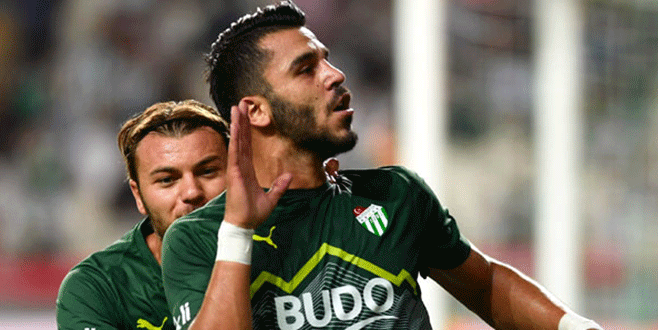 Onlardan vazgeçmiyor