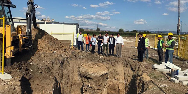 Yenişehir’de yeni okul için ilk kazma vuruldu