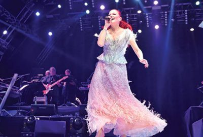 Hem coştu hem coşturdu