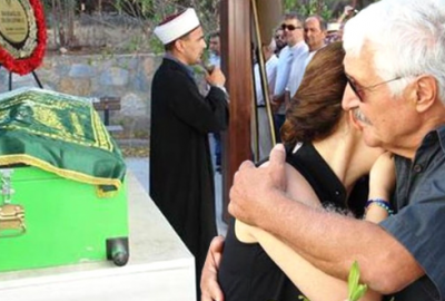 Usta oyuncunun en zor vedası! 47 yıllık aşkını toprağa verdi