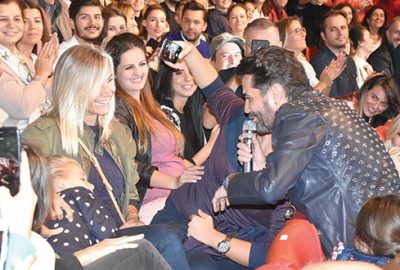 Minik hayranını uyandıramadı