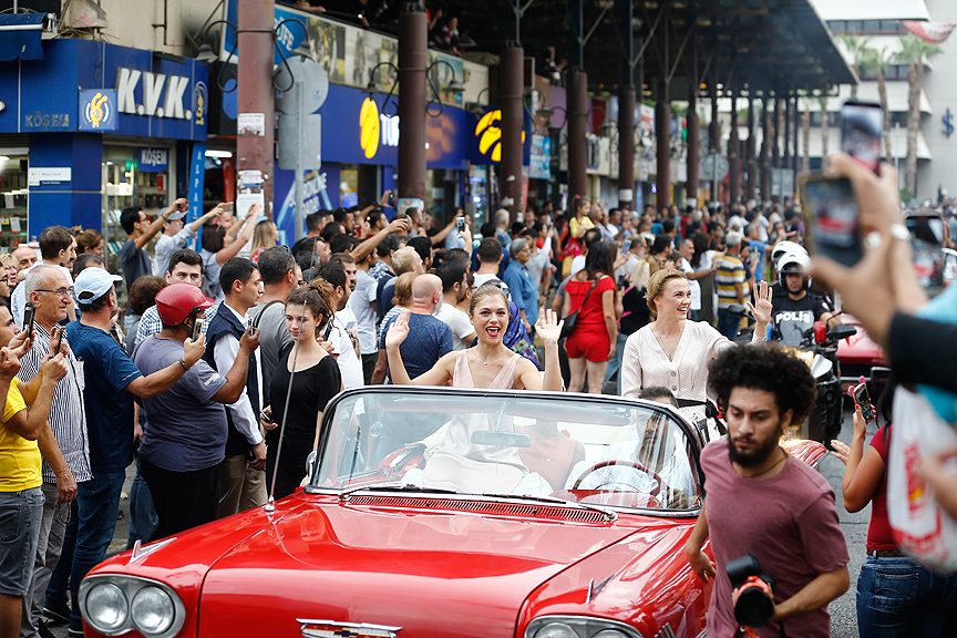 Antalya Uluslararası Film Festivali geleneksel kortejle başladı