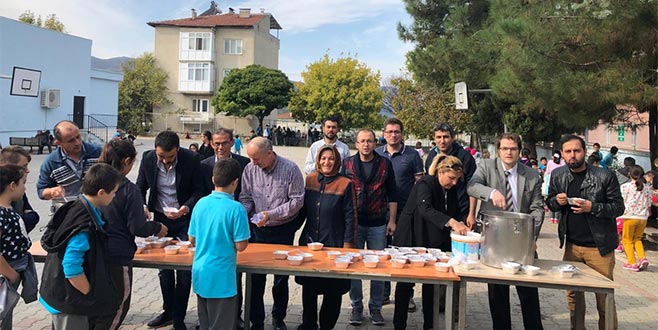 Aşure dağıtımında beraberlik mesajı