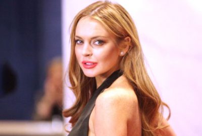 Ünlü oyuncu, çocuklarını almak istediği mülteci aileden dayak yedi!