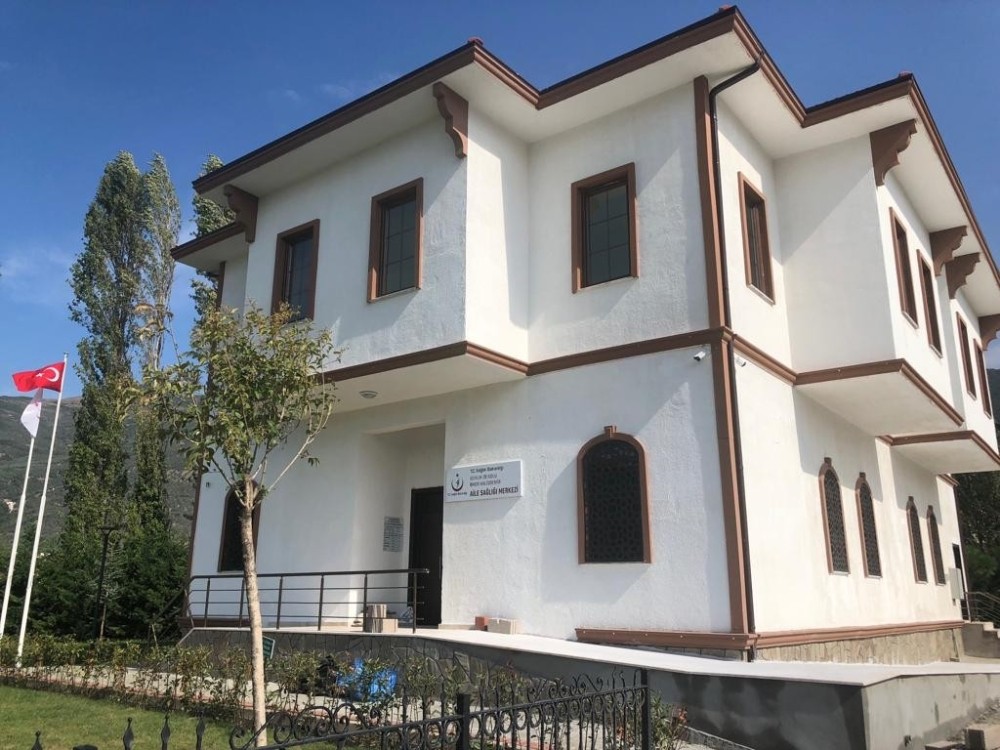 Bursa Sağlık Müdürü’nden ‘tabela’ açıklaması Bursa Sağlık Müdürü’nden ‘tabela’ açıklaması