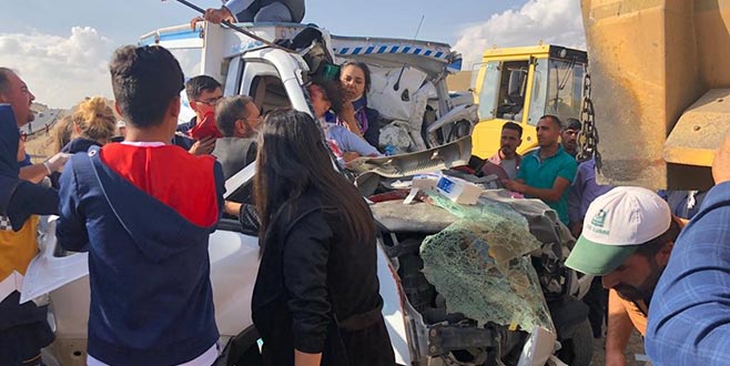 Ağrı’da trafik kazası: 2 ölü, 2 yaralı Ağrı’da trafik kazası: 2 ölü, 2 yaralı