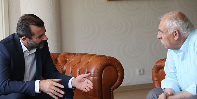 Işık halk gününde vatandaşı dinliyor