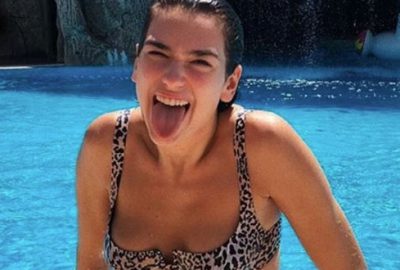 İç çamaşırlı pozuyla sosyal medyayı salladı