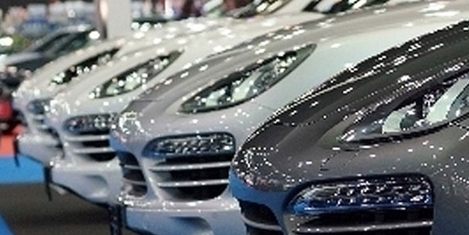 Lüks araç satışına kur darbesi