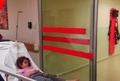 Balkondan düşen 3 yaşındaki çocuk yaralandı