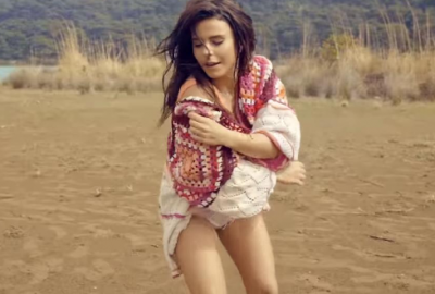 Kusursuz fiziğiyle sosyal medyayı salladı!