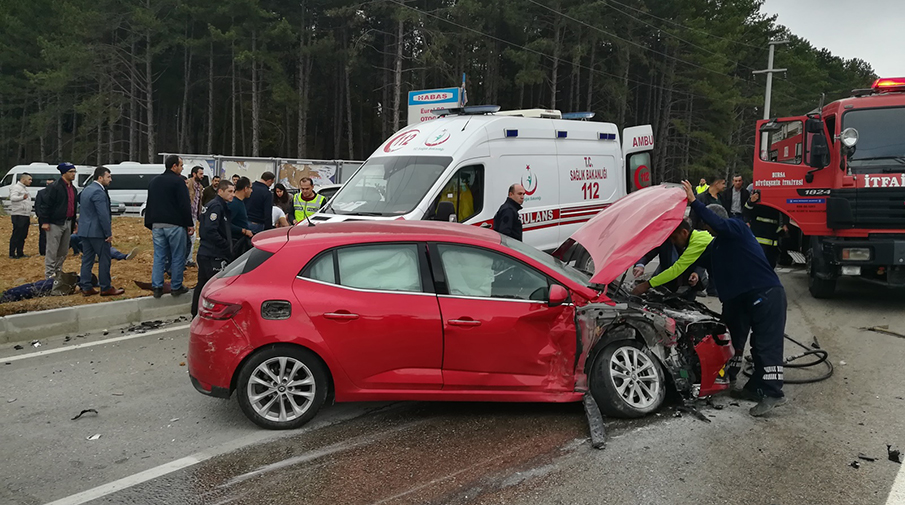 Bursa’da otomobille cip çarpıştı: 5 yaralı