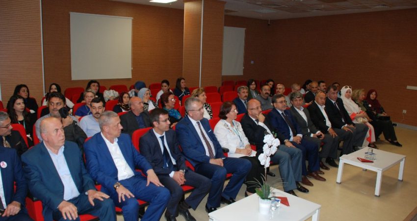 Anne sütünün önemi anlatıldı Bursa'nın Karacabey ilçesinde, Devlet Hastanesi, Dünya Emzirme Haftasını kutladı.