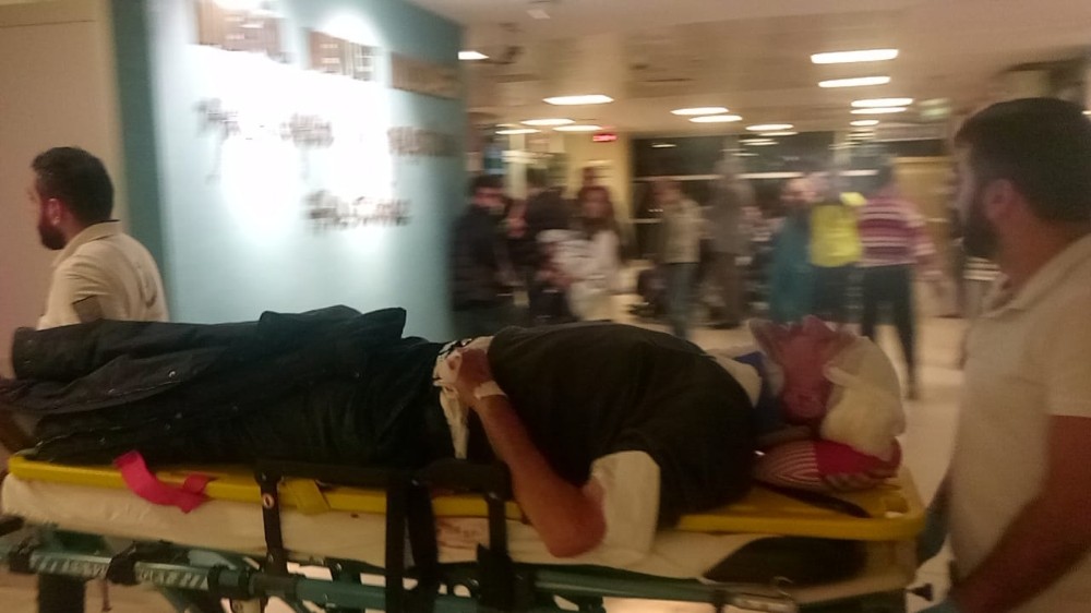 Kamyonet ile motosiklet çarpıştı