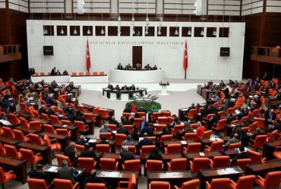 Emeklilikte yaşa takılanlara müjdeli haber! Meclis’te kabul edildi…