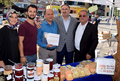Mustafakemalpaşa’da üreticilere sertifika