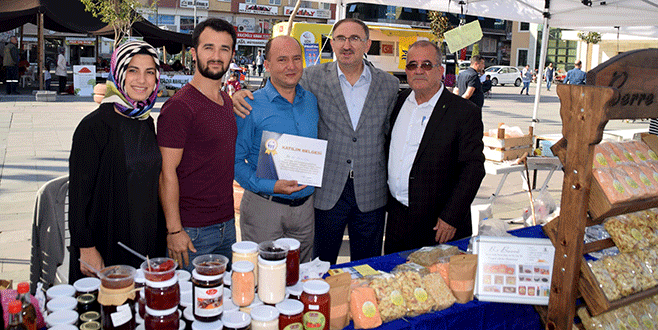 Mustafakemalpaşa’da üreticilere sertifika Mustafakemalpaşa’da üreticilere sertifika