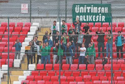 Taraftar her zamanki yerinde